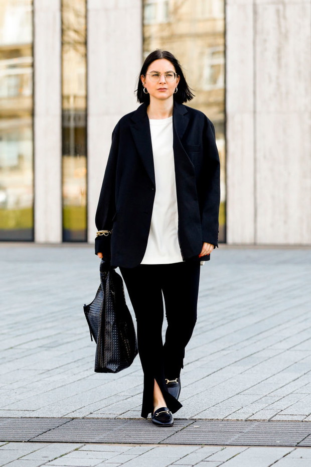 Bluzki oversize: jak je nosić?