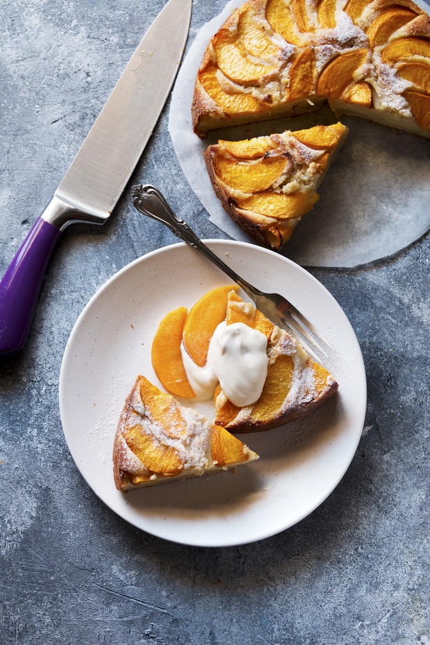 Fit ciasto - prosty przepis na zdrowy deser CIASTO JOGURTOWE Z BRZOSKWINIĄ