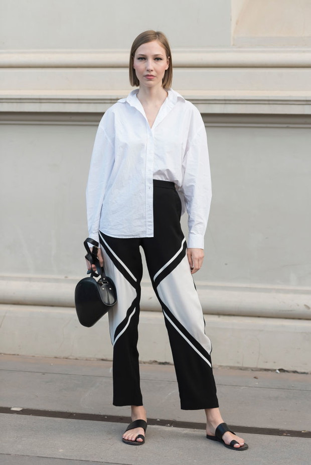 Klasyczna koszula z męskiej szafy trendy moda wiosna 2020