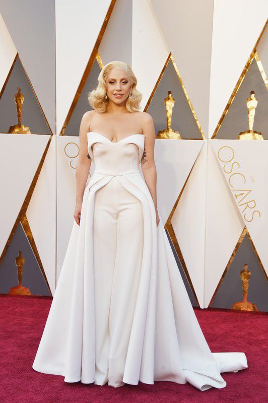 oscary-2016-lady-gaga-w-kreacji-brandon-maxwell-fot-east-news