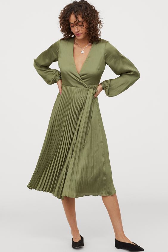 Satynowa sukienka kopertowa do połowy łydki 139, 90 zł z 229,99 zł