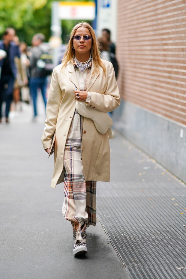 Spodnie w kratę z czym i jak je stylizować?