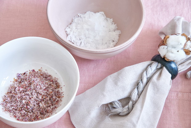 Stół na Wielkanoc w stylu wabi-sabi