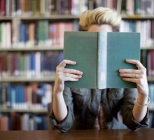 Najlepsze kryminały na Majówkę: od tych książek się nie oderwiesz