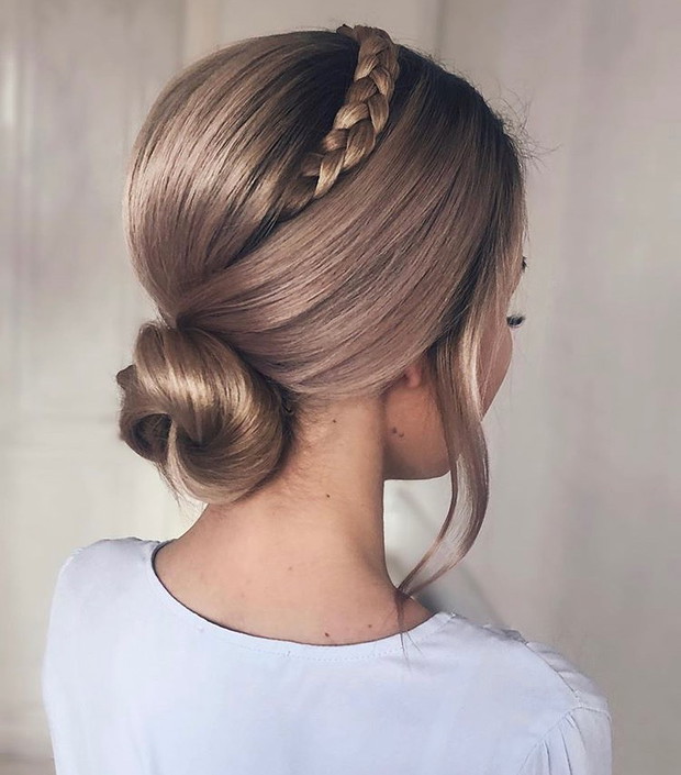 Ładne fryzury do pracy, szkoły i na wieczór