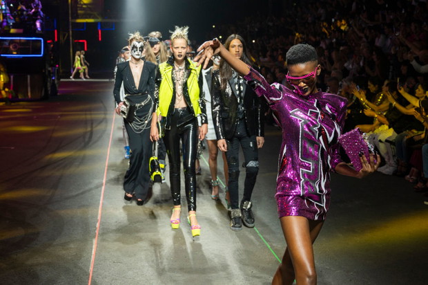 Moda w stylu lat 80.