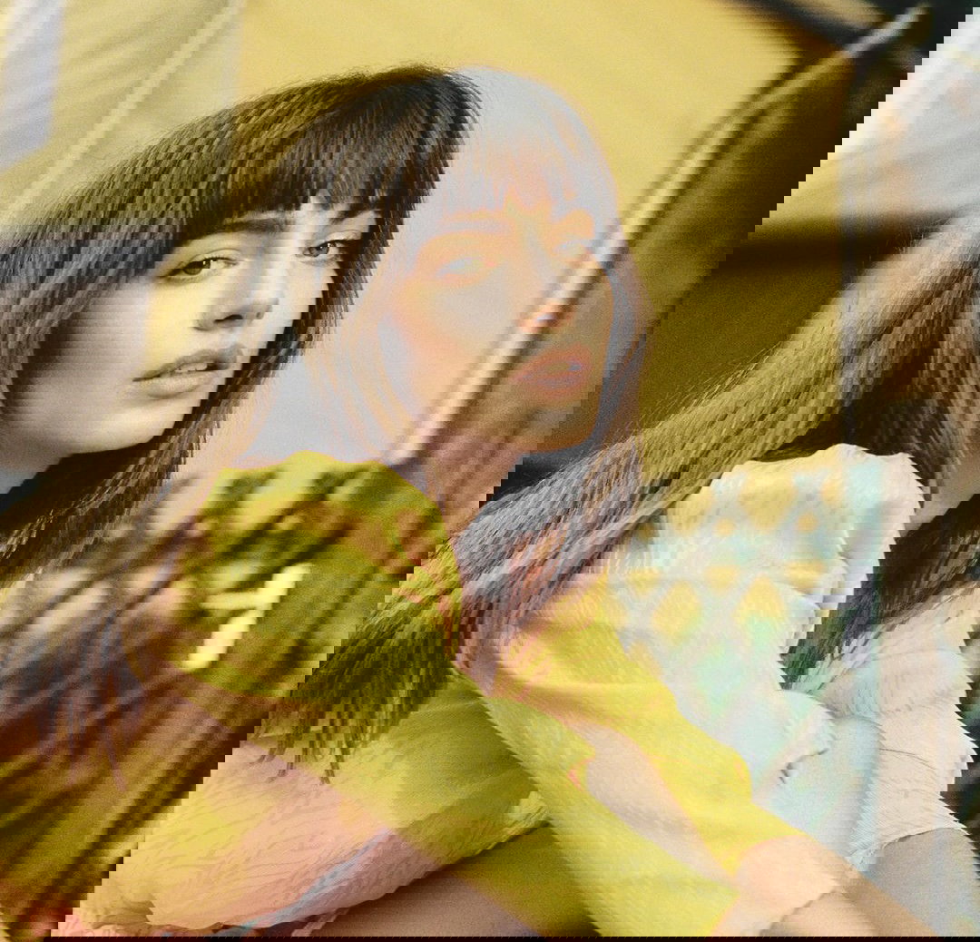 Fryzury z grzywką w stylu francuskim