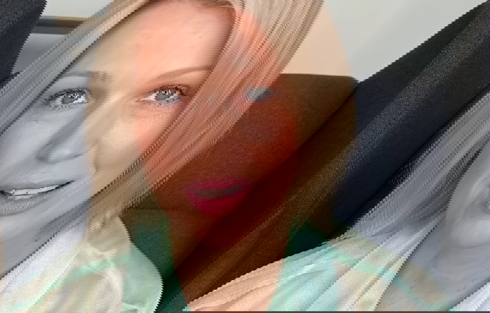 Magda Mołek w bluzce Reserved z wyprzedaży