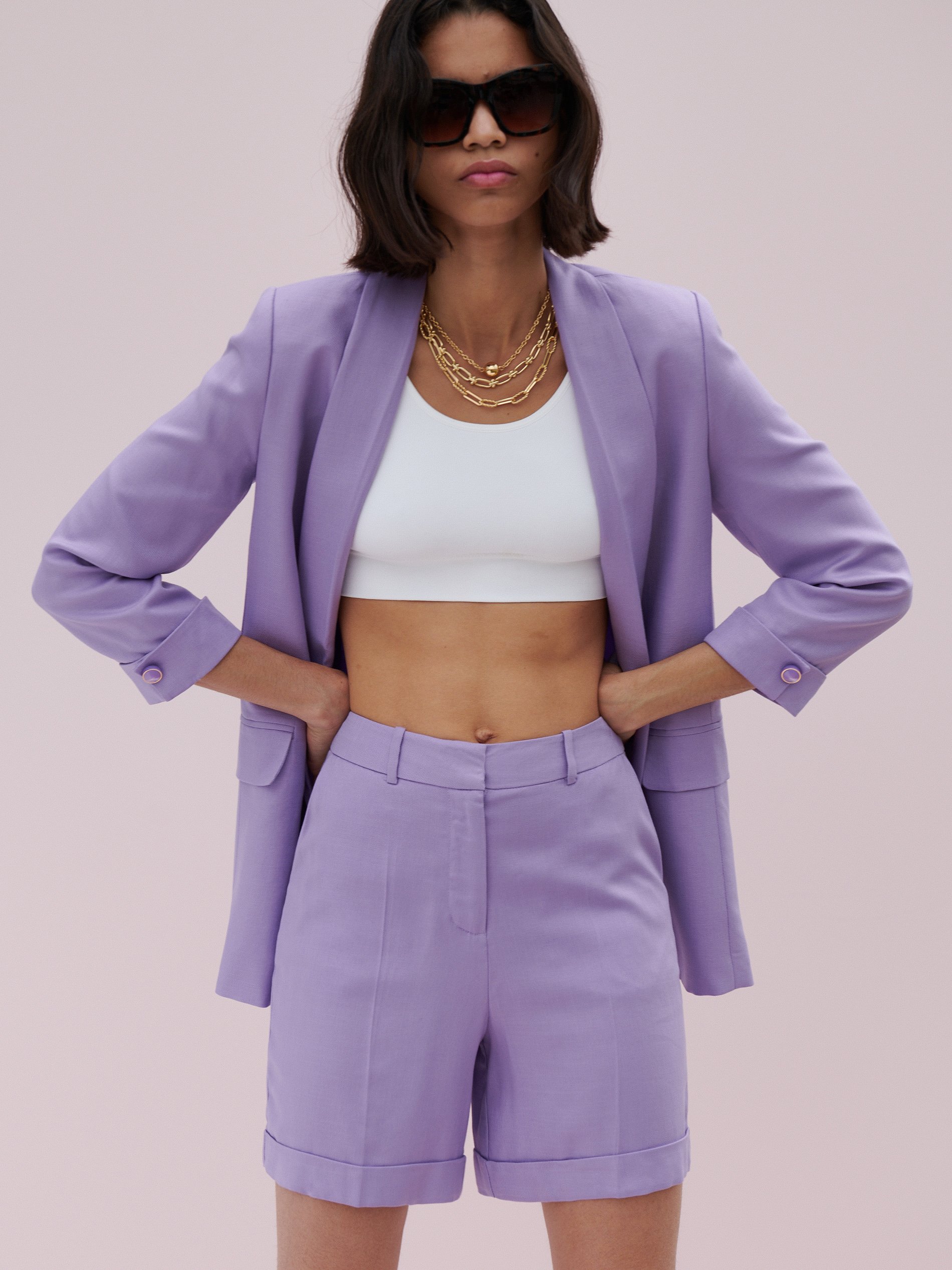 Krótkie spodnie na lato - hit sezonu, który pasuje do każdej stylizacji!