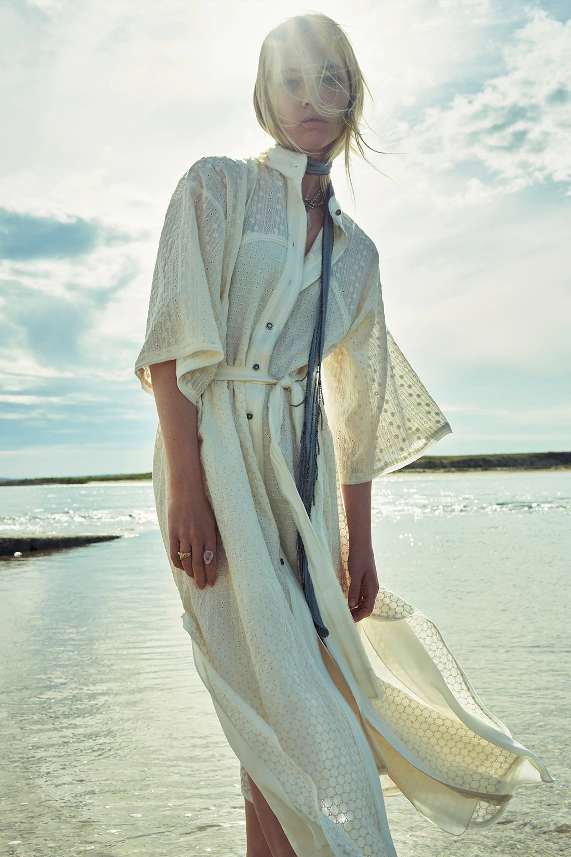 Ażurowa sukienka Zara - 399 zł