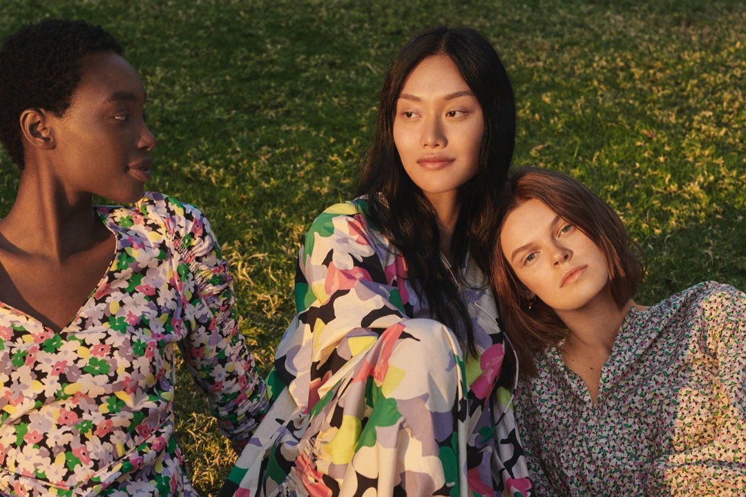 H&M sukienka w kwiaty - letnia kolekcja marki