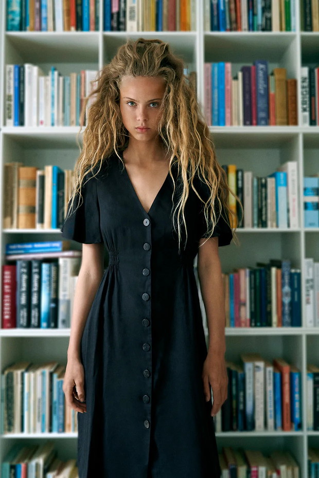 Czarna sukienka Zara - cena 139 zł