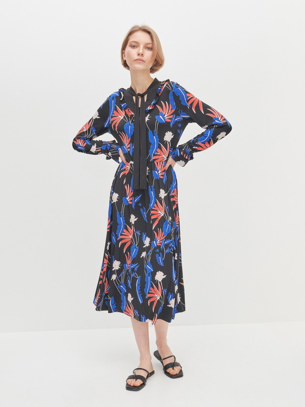 Sukienka w kwiaty, Reserved