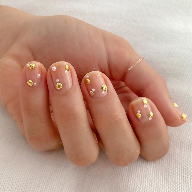 Manicure ślubny - trendy 2020