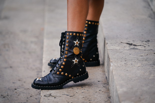 Modne botki i buty na zimę 2019: trendy moda 2019 Black Friday