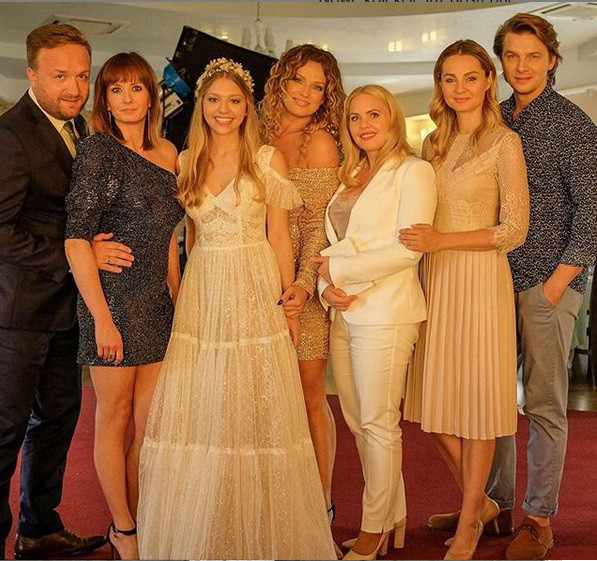 Suknia ślubna Julii z Przyjaciółek zachwyca