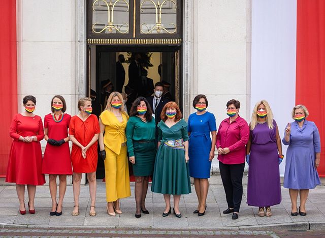 Amerykański „Vogue” napisał o "Tęczowym proteście" podczas zaprzysiężenia Andrzeja Dudy