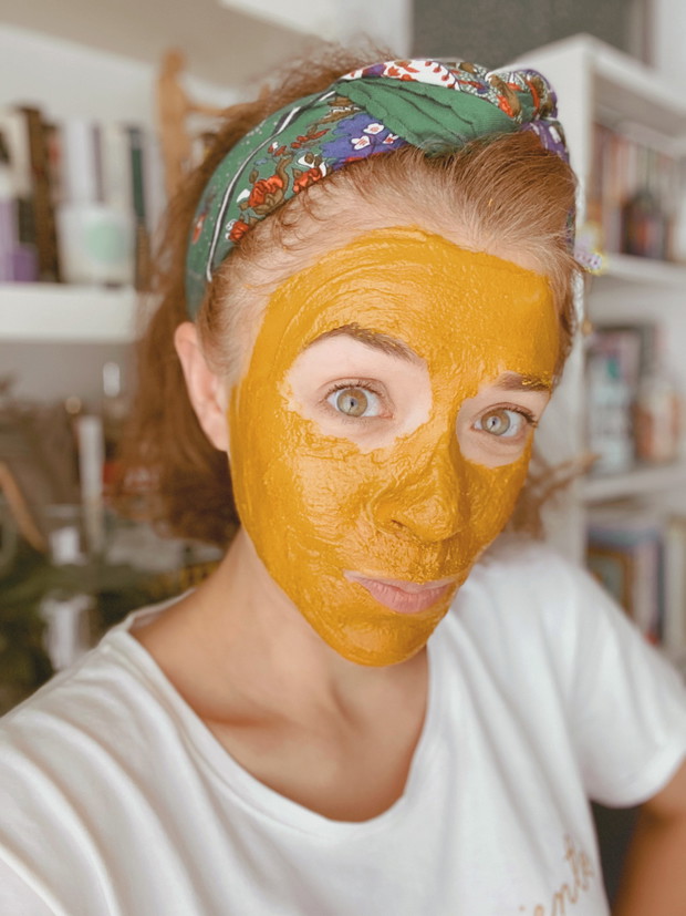 Maseczka z kurkumy - jak działa na skórę?
