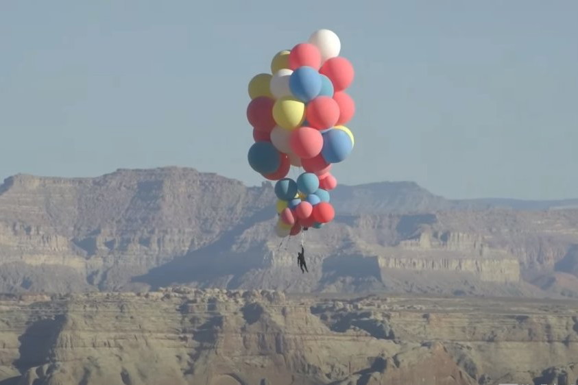 David Blaine: Lot balonami nad Arizoną