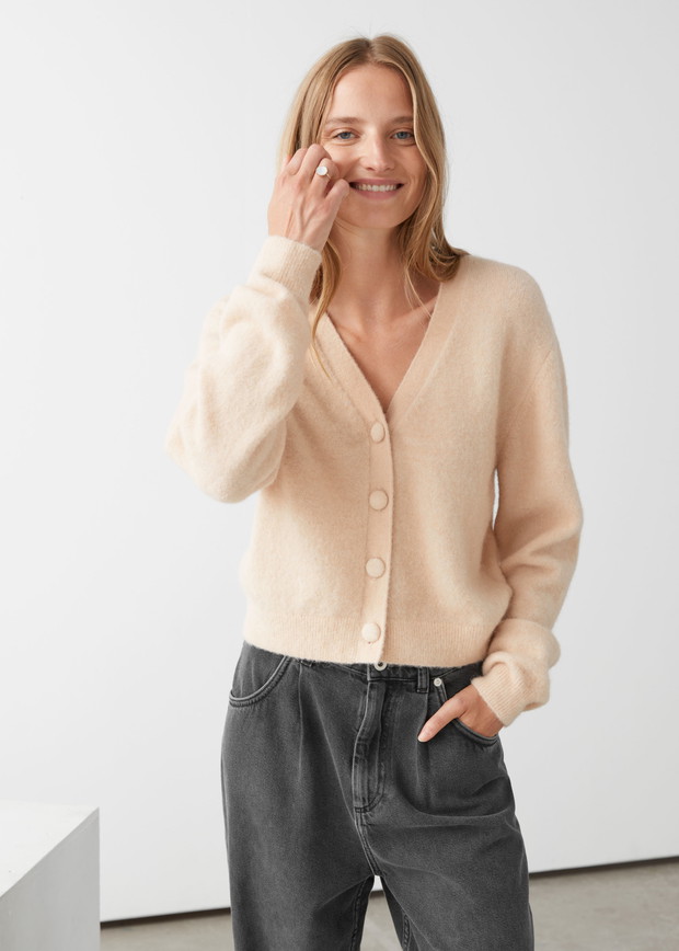 Moda na jesień 2020 - sweter w stylu vintage &Other Stories