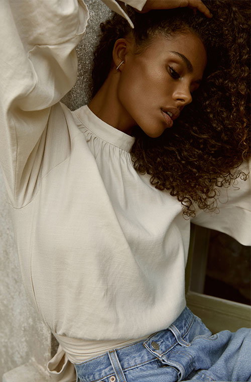 Nowa kampania The Odder Side z Tiną Kunakey