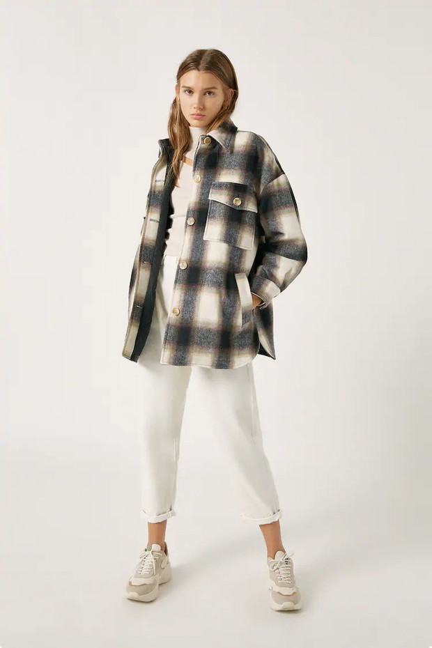 Trendy na jesień 2020 - koszulowa kurtka Pull&Bear