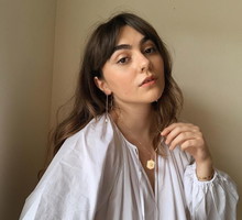 Curtain Bangs - modna grzywka na jesień 2020