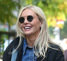 Jeansy na jesień 2020 - Agnieszka Woźniak-Starak wie, jak zrobić efekt WOW!