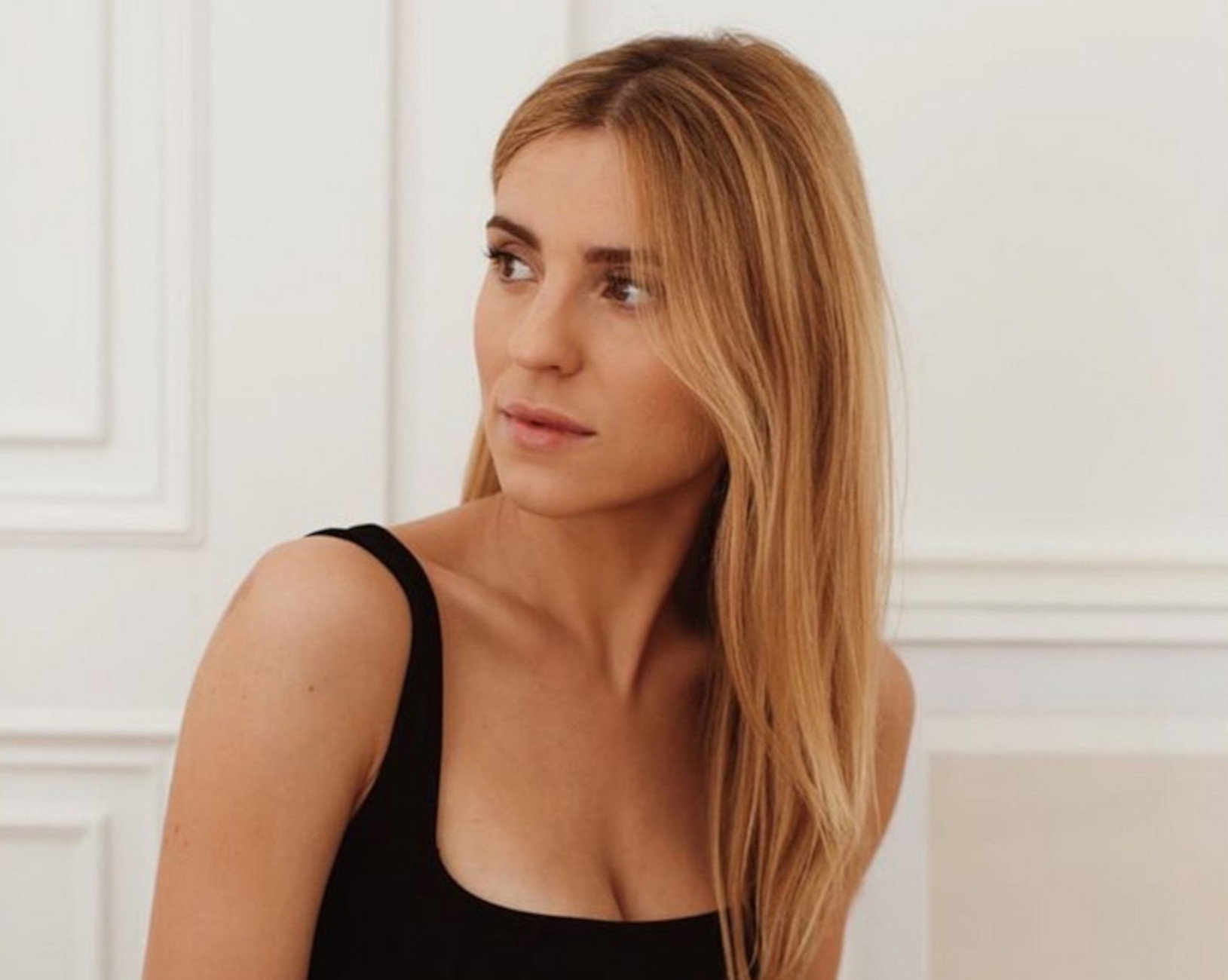 Kasia Tusk w modnej dopasowej dzianinowej sukience bodycon