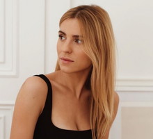 Kasia Tusk w modnej dopasowej dzianinowej sukience bodycon