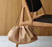 Pouch bag - tę torebkę noszą gwiazdy i stylistki