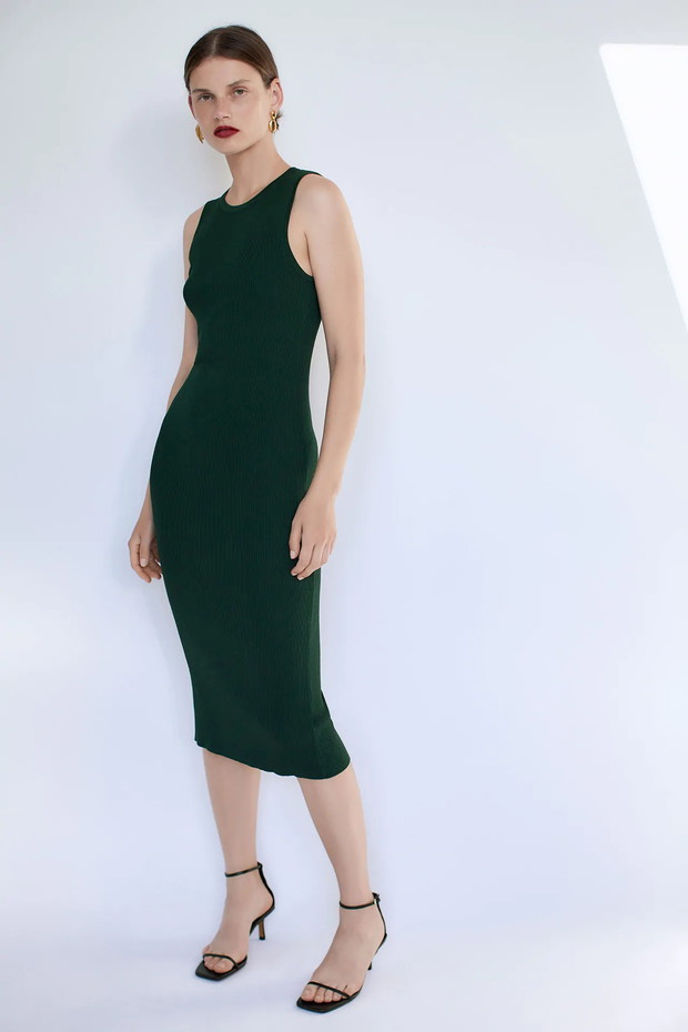 Dopasowana dzianinowa sukienka bodycon w kolorze ciemnej zieleni Zara