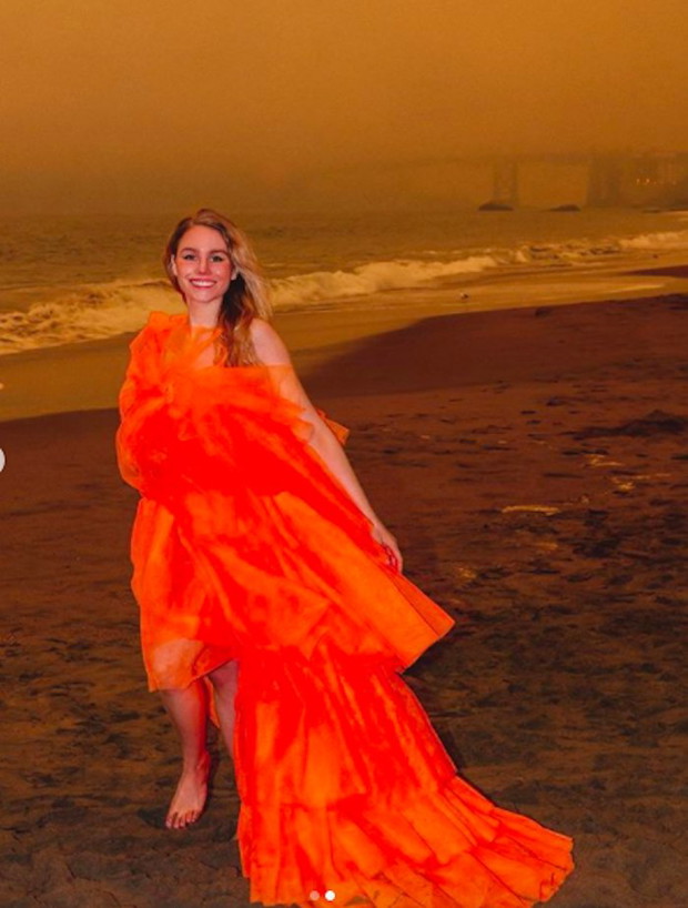 Skandal na Instagramie. Gwiazda Instagrama pozuje na tle pożarów w Kalifornii