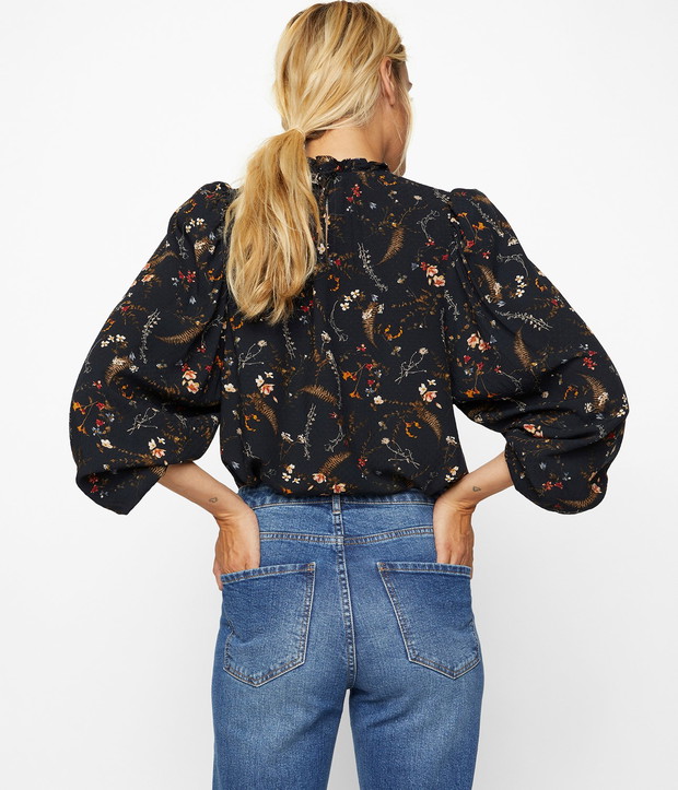 Trendy na jesień 2020 - bluzka z bufkami Kappahl