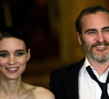 Joaquin Phoenix i Ronney Mara