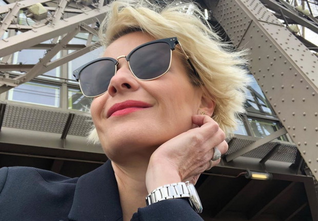 Małgorzata Kożuchowska w modnych botkach na jesień i seksownej sukience