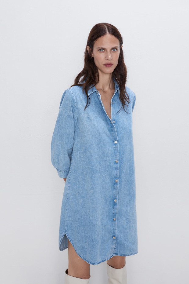 Sukienka jeansowa w stylu lat 70.