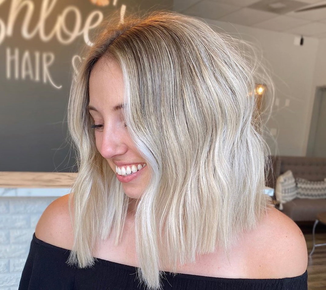 Modne kolory włosów na jesień: pieczarkowy blond