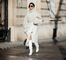 Modne kozaki na jesień na obcasie do 5 cm