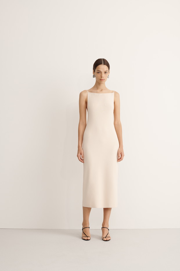 Moda trendy 2020: nowa kolekcja COS wiosna 2020