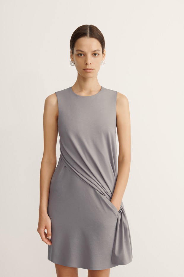 Moda trendy 2020: nowa kolekcja COS wiosna 2020