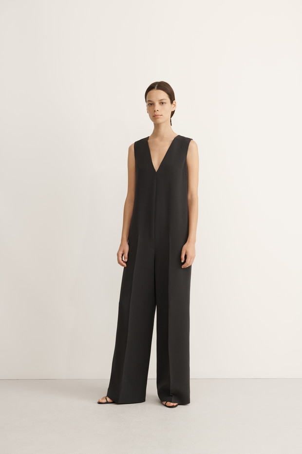 Moda trendy 2020: nowa kolekcja COS wiosna 2020