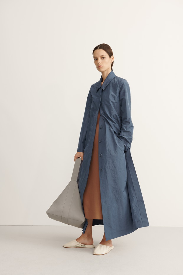 Moda trendy 2020: nowa kolekcja COS wiosna 2020