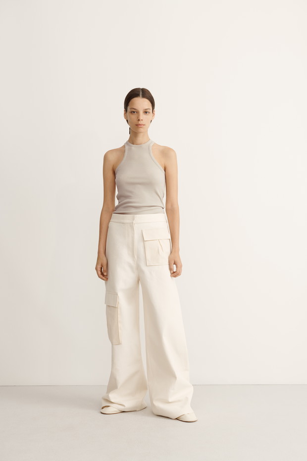 Moda trendy 2020: nowa kolekcja COS wiosna 2020