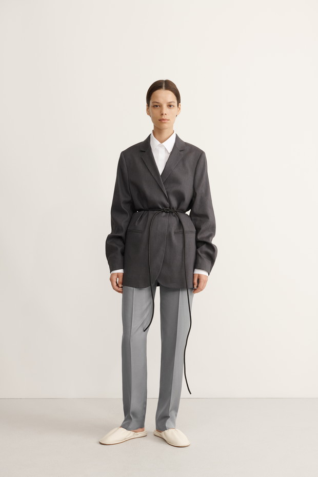 Moda trendy 2020: nowa kolekcja COS wiosna 2020