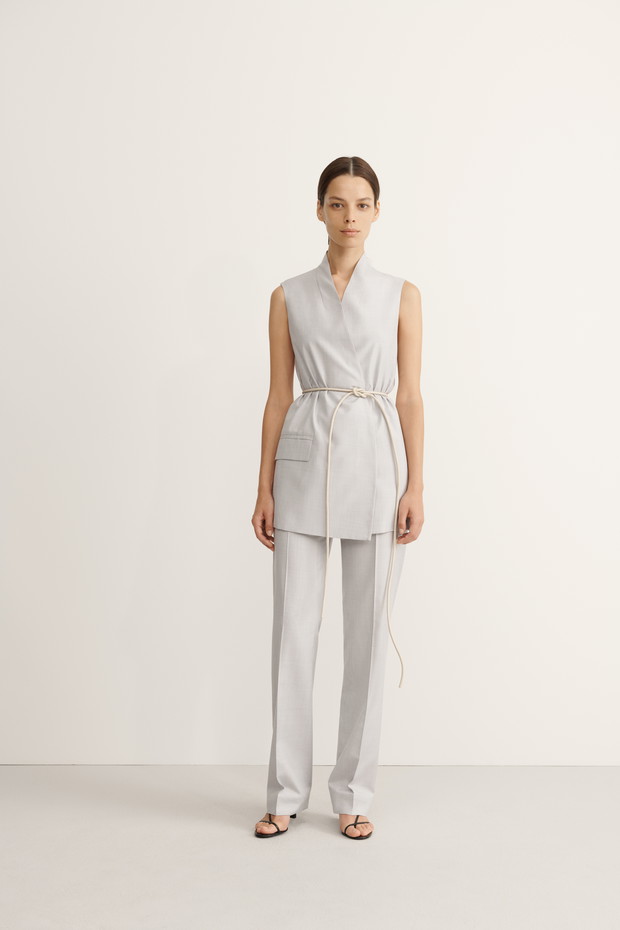 Moda trendy 2020: nowa kolekcja COS wiosna 2020