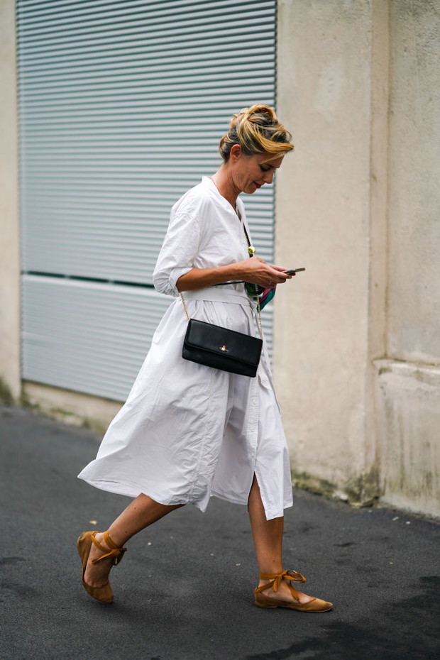 Modna biała sukienka: trendy moda wiosna 2020