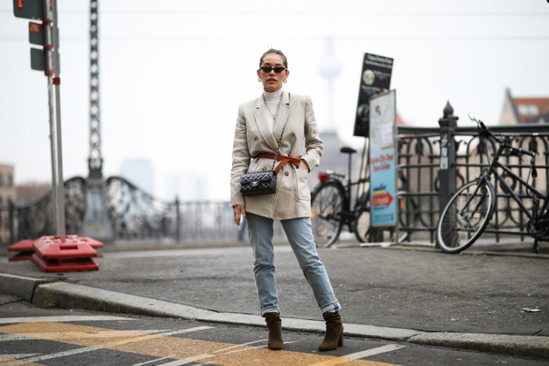 Modne kozaki na jesień na obcasie do 5 cm