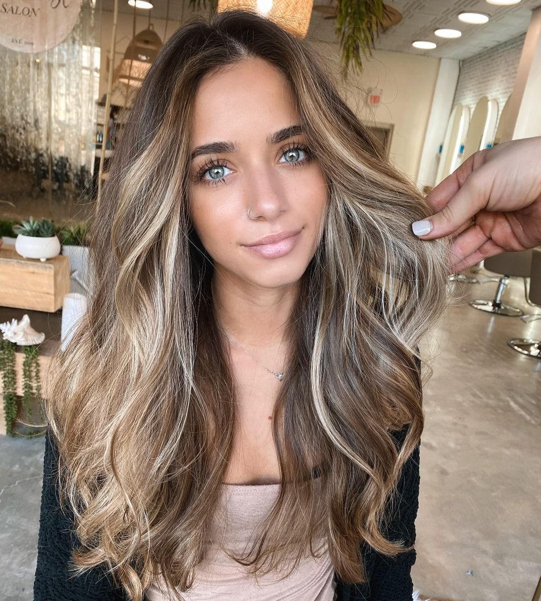 Modne kolory włosów na jesień: bronde