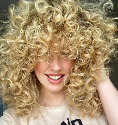 Idealny kosmetyk do włosów kręconych. Cantu Aktywator to hit na Instagramie!